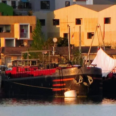 Jetez-vous A L'eau ! Sejour Sur Peniche * Bordeaux